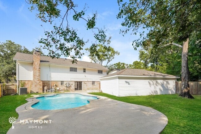 10719 Idlebrook Dr in Houston, TX - Building Photo - Building Photo