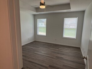 657 S Pinewood Ln in Nixa, MO - Building Photo - Building Photo