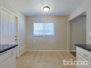 916 Jacobsen St in Antioch, CA - Foto de edificio - Building Photo