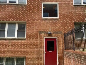 4724 Benning Rd SE in Washington, DC - Building Photo - Building Photo