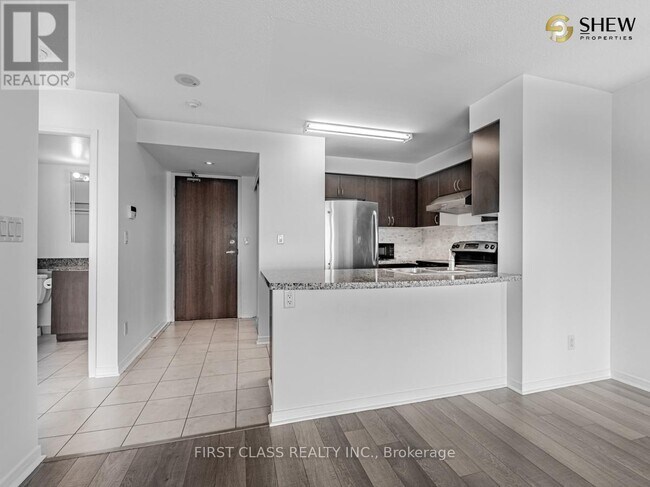 4900 Glen Erin Dr in Mississauga, ON - Building Photo - Building Photo