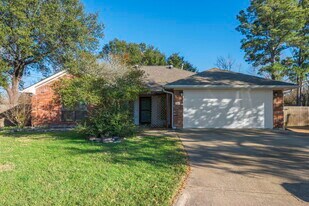 3250 Callie Cir in College Station, TX - Building Photo