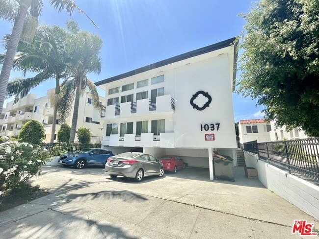 property at 1037 S Shenandoah St