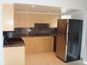 73820 Larrea St, Unit H in Palm Desert, CA - Building Photo - Building Photo