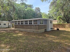 28 Mixon Rd in Saint Helena Island, SC - Building Photo - Building Photo