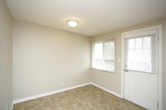 State Street Apartments in Leavenworth, KS - Building Photo - Interior Photo