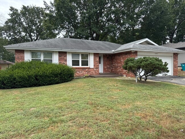 property at 2940 E Eastwood St