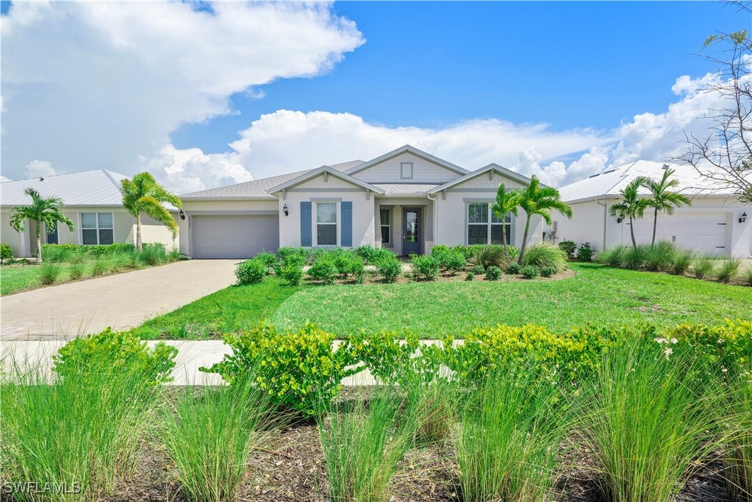 42346 Waterfront Way in Punta Gorda, FL - Foto de edificio