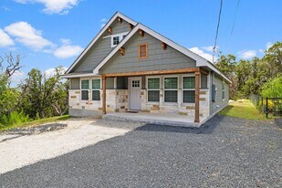 1777 Point View in Spring Branch, TX - Building Photo