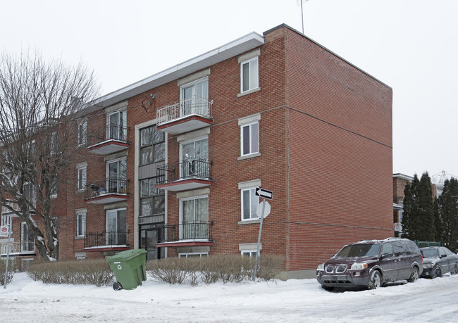 3176 Prieur E in Montréal, QC - Building Photo - Primary Photo