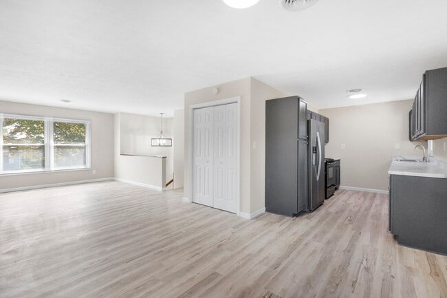 1060 Okrina Dr in Church Hill, TN - Building Photo - Building Photo