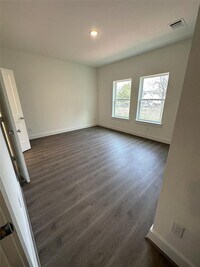 835 Paul Quinn St photo'