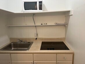 2073 E Bond Dr in West Palm Beach, FL - Building Photo - Building Photo