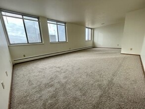 Shorewood East Apartments in Shorewood, WI - Building Photo - Building Photo