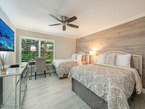 6080 Pelican Bay Blvd in Naples, FL - Building Photo - Building Photo