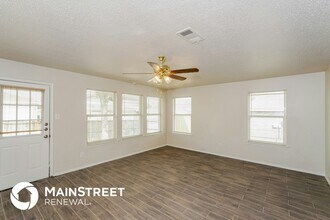605 Snapdragon Ln in Desoto, TX - Building Photo - Building Photo