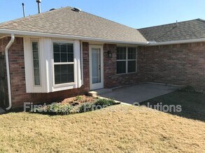 19613 Allergando Ln in Edmond, OK - Foto de edificio - Building Photo