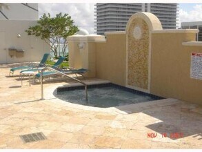 133 NE 2nd Ave, Unit Unit 3009 in Miami, FL - Building Photo - Building Photo