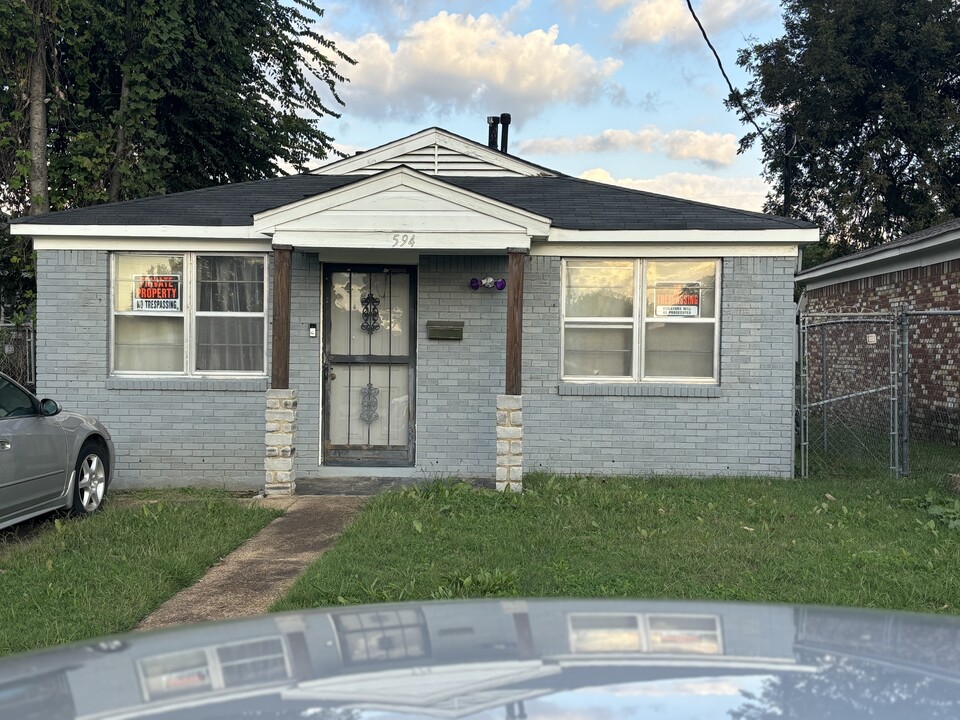 594 Carpenter St in Memphis, TN - Building Photo