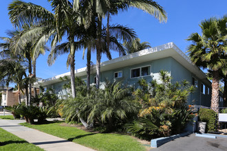 Diamond Street Apartments in San Diego, CA - Foto de edificio - Building Photo