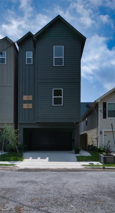 1307 Ruthven St in Houston, TX - Building Photo