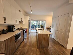 2267 McKenzie Rd in Abbotsford, BC - Building Photo - Building Photo