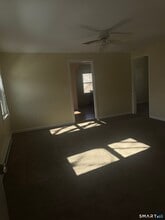 81 Mechanic St in Stonington, CT - Building Photo - Building Photo