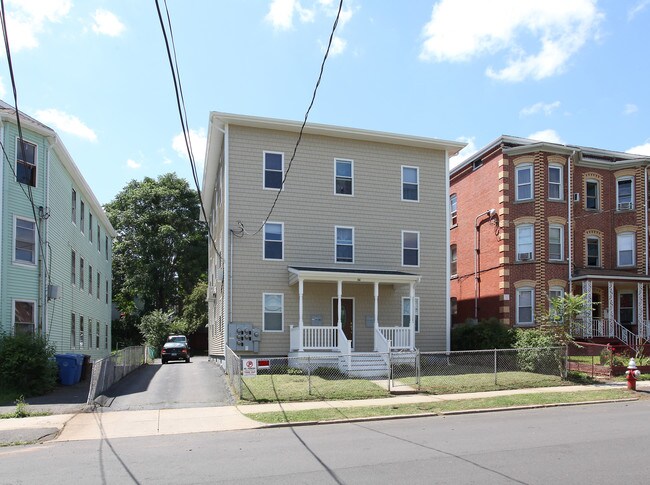 34 Silver St in New Britain, CT - Foto de edificio - Building Photo