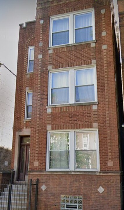 2211 N Campbell Ave in Chicago, IL - Building Photo