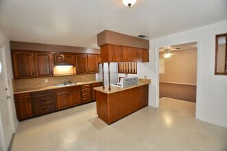 105 Cottonwood St in Weatherford, TX - Building Photo - Building Photo