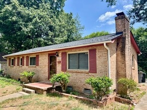 323 Frank Dr in Charlotte, NC - Building Photo - Building Photo