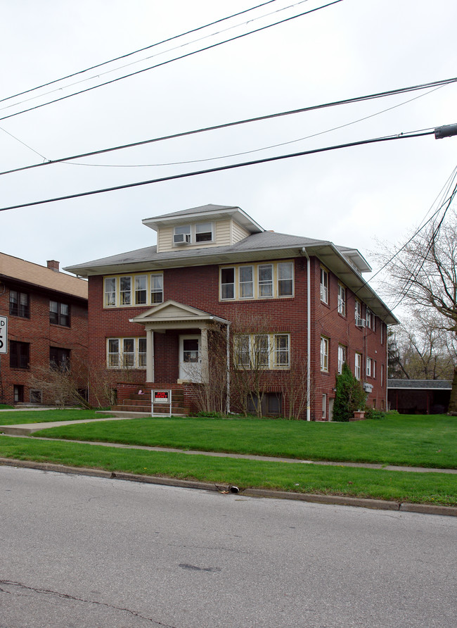 706 Sackett Ave in Cuyahoga Falls, OH - Building Photo - Building Photo