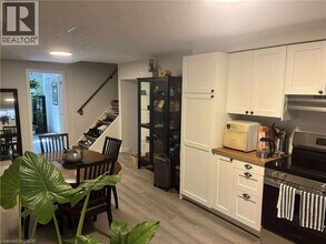 19 Pavarotti Ct in Hamilton, ON - Building Photo - Building Photo