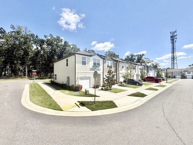 38057 Elby Ln in Zephyrhills, FL - Building Photo - Building Photo