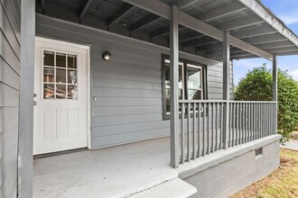 1102 Franklin St in Durham, NC - Building Photo - Building Photo