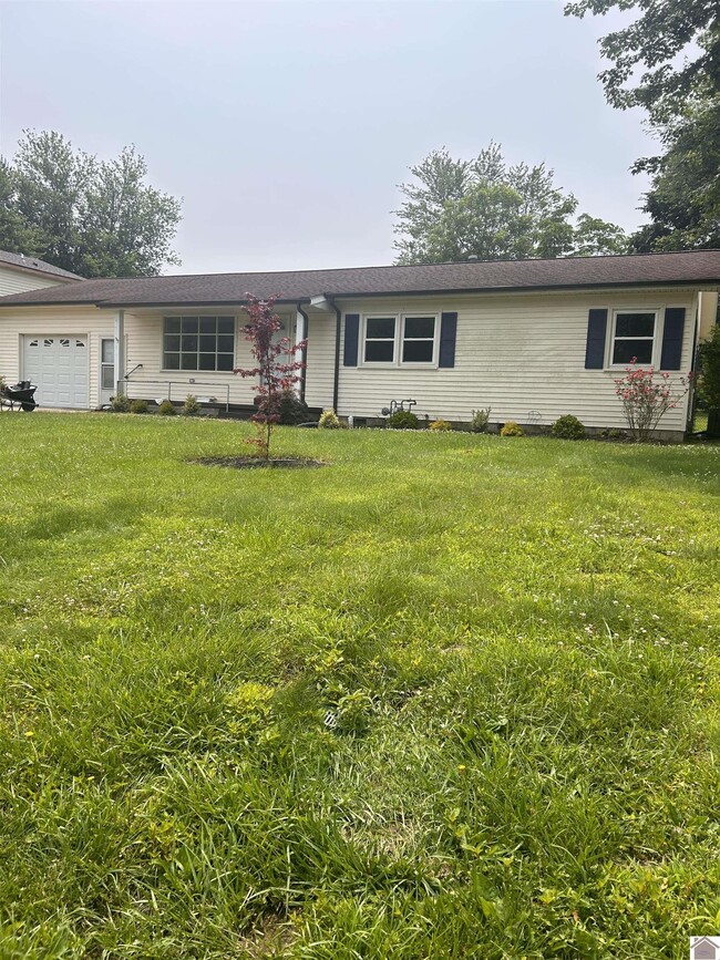 property at 160 Kimberly Dr