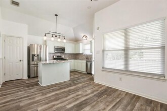 335 Hidden Brook Ln in Round Rock, TX - Building Photo - Building Photo