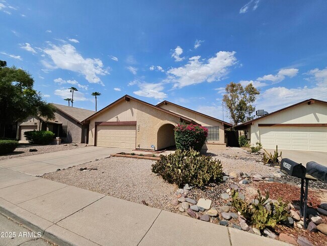 2420 W Kiowa Ave in Mesa, AZ - Building Photo - Building Photo
