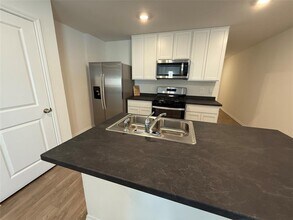 214 Alkali Dr in Buda, TX - Building Photo - Building Photo