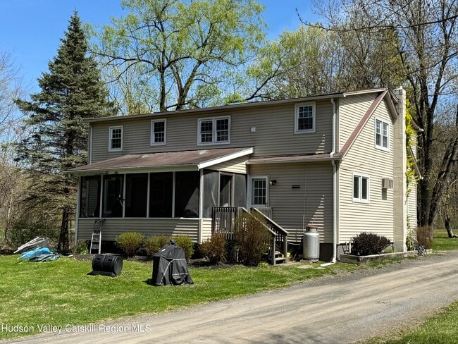 51 Dubois Rd in New Paltz, NY - Building Photo - Building Photo