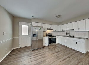 200 Denver Ave in Durham, NC - Building Photo - Building Photo