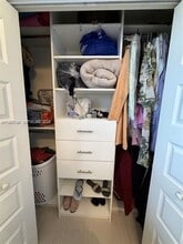 7815 NW 104th Ave in Doral, FL - Foto de edificio - Building Photo