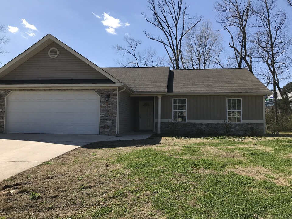 1138 Colony Cir in Fort Oglethorpe, GA - Building Photo