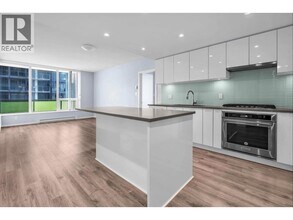 6638 Dunblane Ave in Burnaby, BC - Building Photo - Building Photo