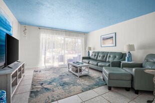 223 Columbia Dr, Unit 115 in Cape Canaveral, FL - Building Photo