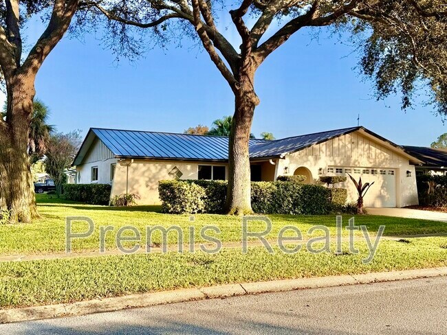 2381 Timbercrest Cir W in Clearwater, FL - Building Photo - Building Photo