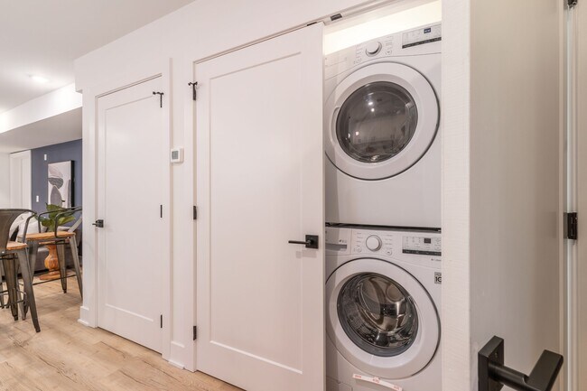 629 W Girard Ave in Philadelphia, PA - Building Photo - Building Photo