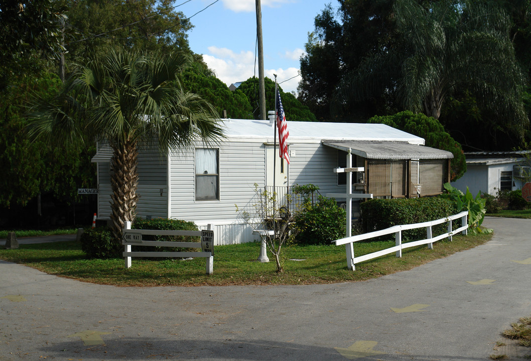 Cozy Cove in Orlando, FL - Building Photo