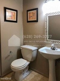 1402 E Baltimore St photo'