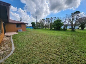2213 SE 8th Pl in Cape Coral, FL - Building Photo - Building Photo